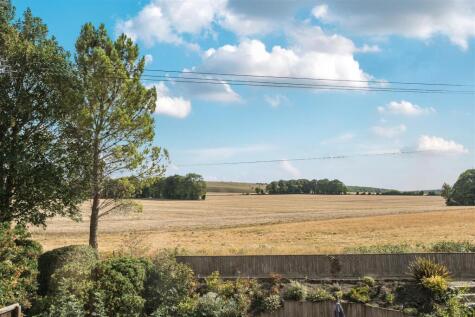 Shires Close, Market Lavington, SN10