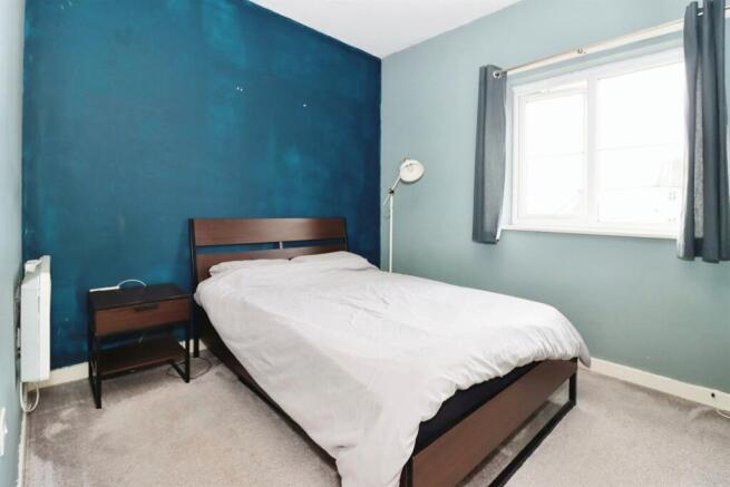 2 bedroom flat for sale in Whistle Road, Mangotsfield, BRISTOL, BS16