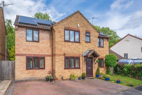 Larkwood Close, Kettering