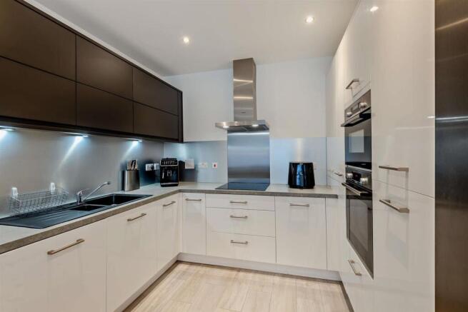 8638284-interior10-800.jpg