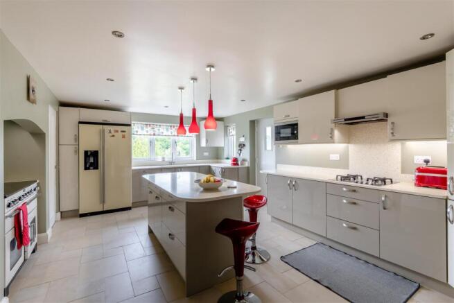 8646194-interior04.jpg