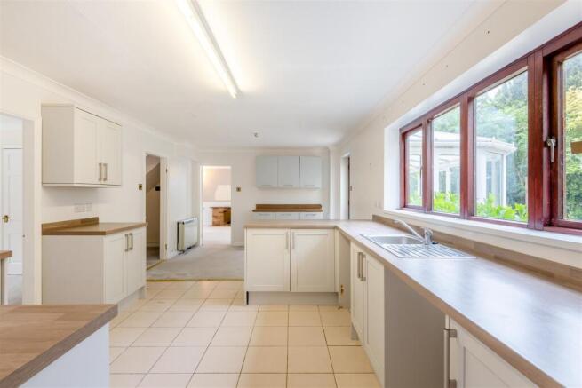 8648778-interior14.jpg