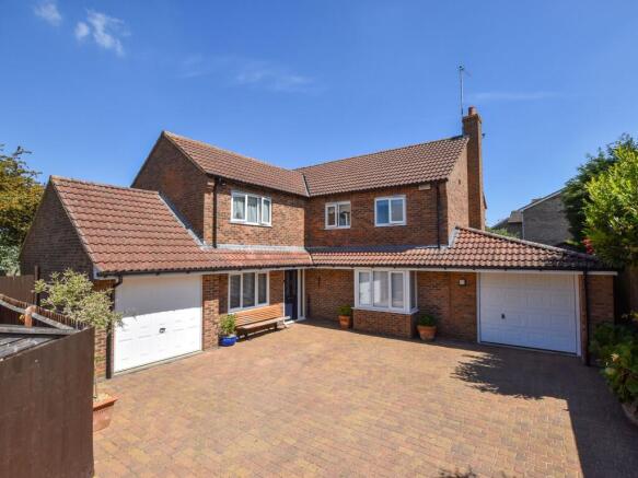 12 Ash Grove