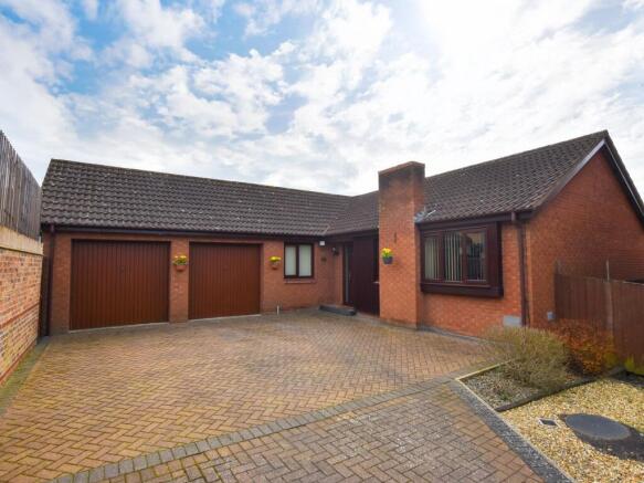 5 Whaddon Close