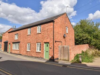 Moat Lane, Towcester, NN12