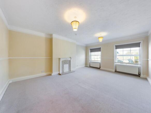 Sitting/Dining Room
