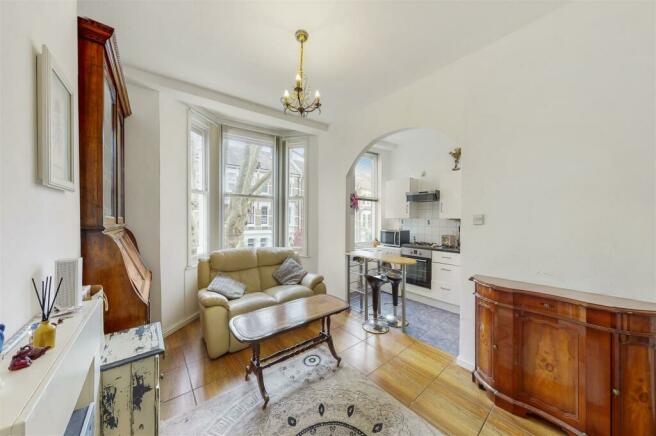 Reception room into bay window