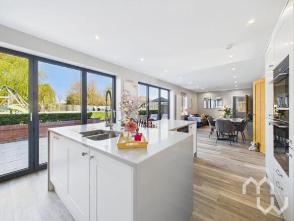 Kitchen/ living