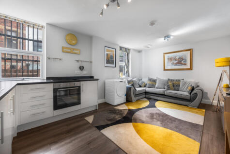 Station Road, Kettering, NN15