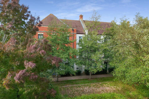 Clickers Drive, Upton, NN5