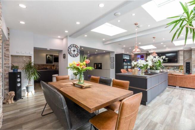 Kitchen Family Room