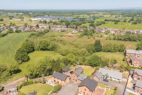 The Stables, Robin Hill Farm East, Standish, WN6 0PS