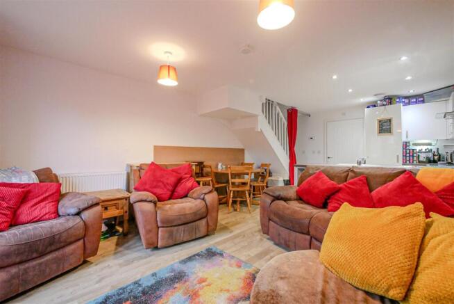 KITCHEN/BREAKFAST/LIVING ROOM