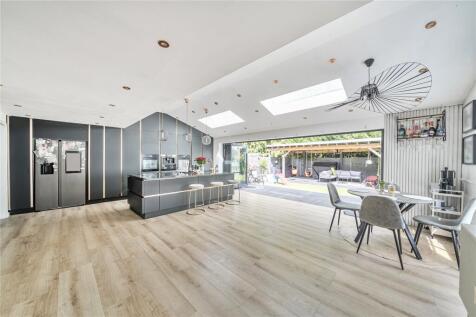 Bolding House Lane, West End, Surrey, GU24