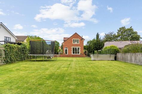 Renton Drive, Guiseley, Leeds, West Yorkshire, LS20