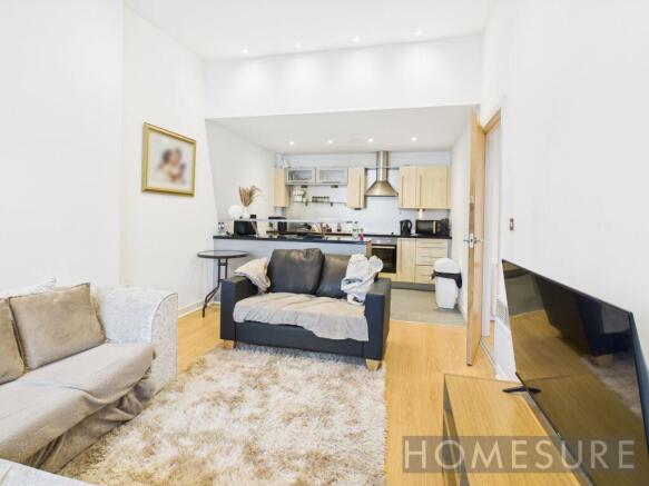 LOUNGE/KITCHEN