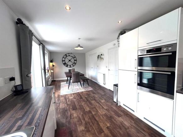 OPEN PLAN KITCHEN DINER