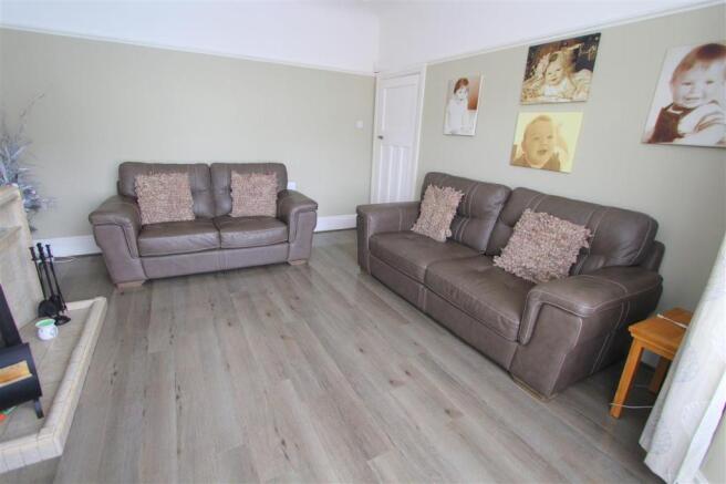 3 Bedroom Semi Detached House For Sale In Lingfield Road