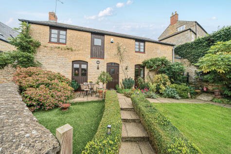 College Fields, Aynho, OX17