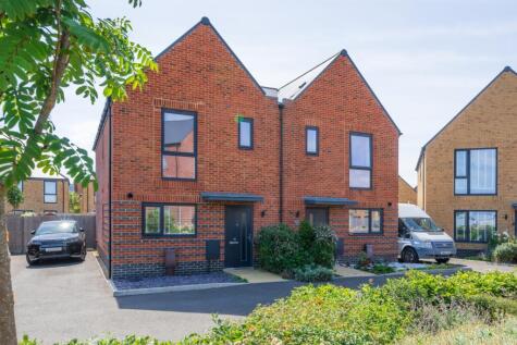 Victorious Close, Lee-On-The-Solent, Hampshire, PO13