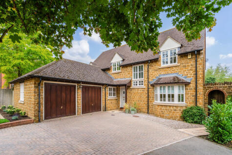 Lake Walk, Adderbury, OX17