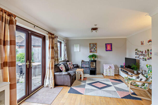 8639254-interior1...
