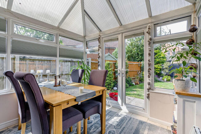 8651916-interior0...