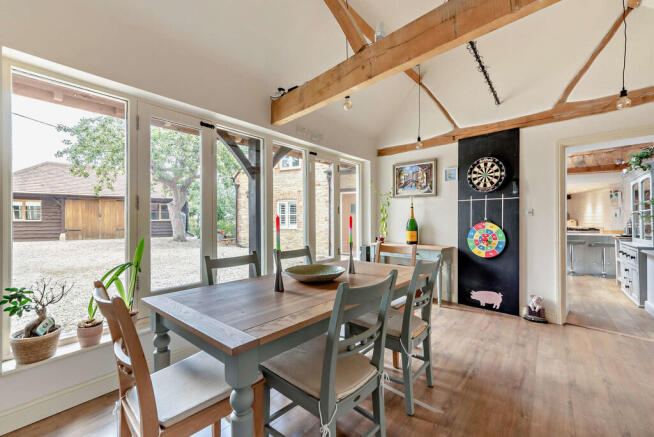 8658537-interior0...