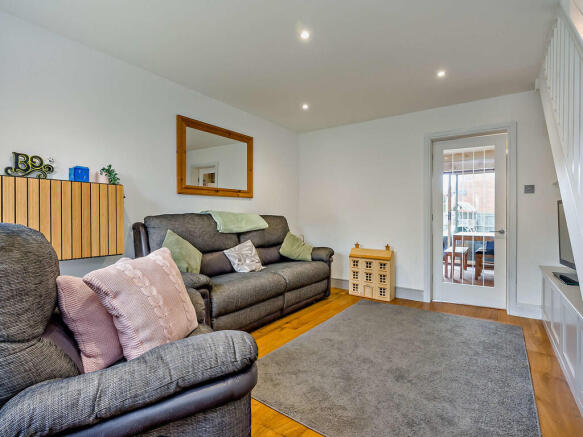 8667826-interior1...