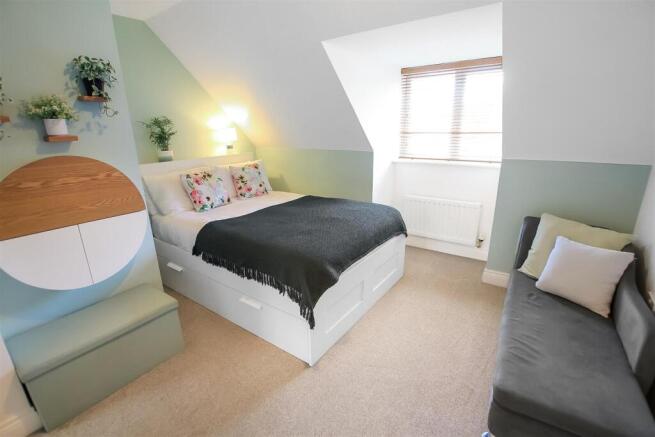 Bedroom One (1).jpg