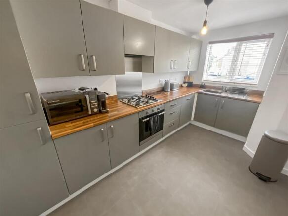 Kitchen (1).jpg