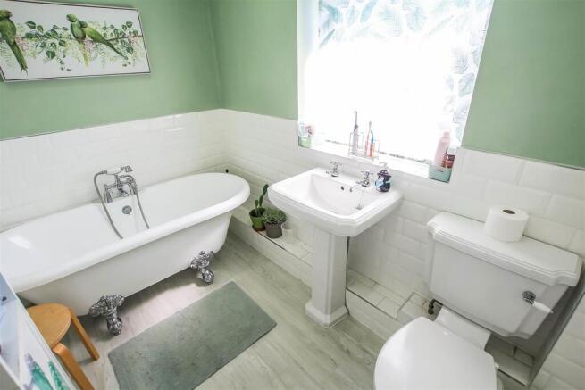 Bathroom.jpg