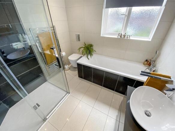 Family Bathroom.jpg