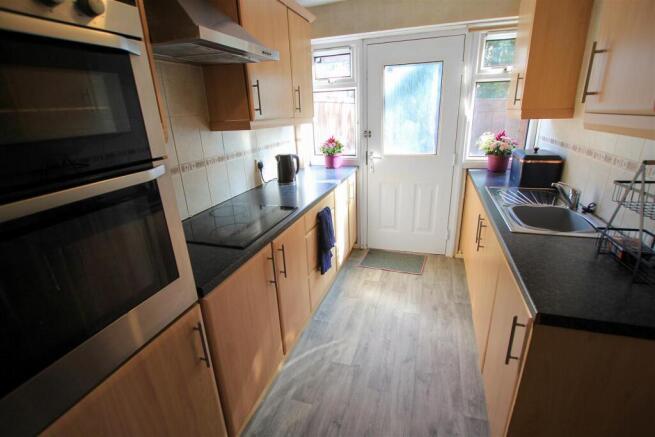Kitchen (1).jpg