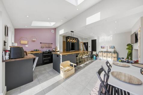 Marina Avenue, Great Sankey, WA5