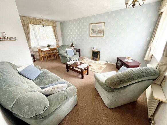 Sunshine Lounge Dining Room