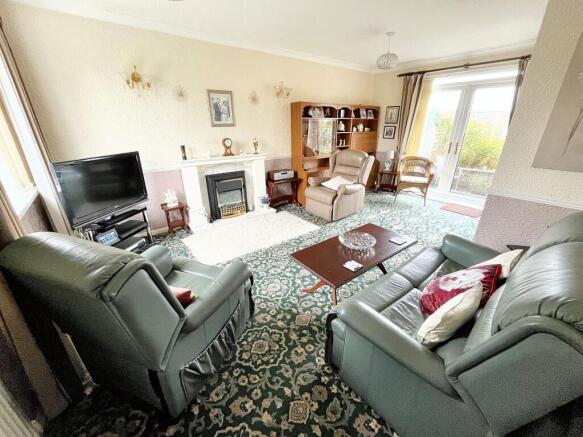 Sunshine Lounge Dining Room