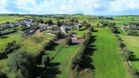 Equestrian Facilities with High Quality Pasture Land