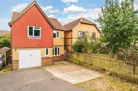 Hawkinge, Folkestone Offers in Excess of £375,000