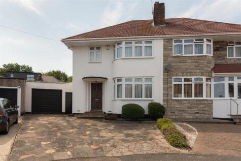 Chestnut Close, London, N14