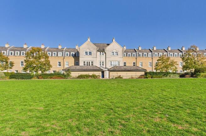 CAM02545G0-PR0502-STILL012