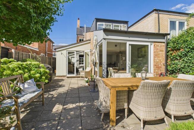 CAM02545G0-PR0475-STILL005