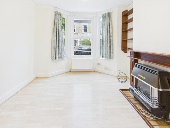 CAM02545G0-PR0504-STILL005