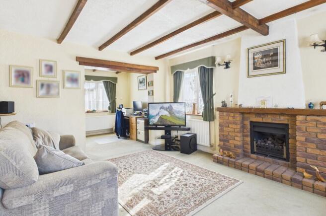 CAM02519G0-PR0343-STILL008