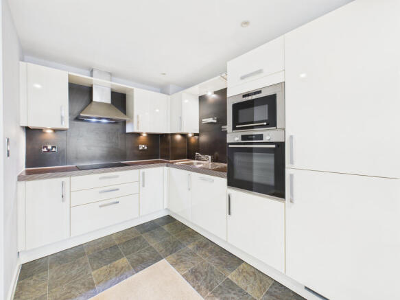 CAM02545G0-PR0515-STILL005