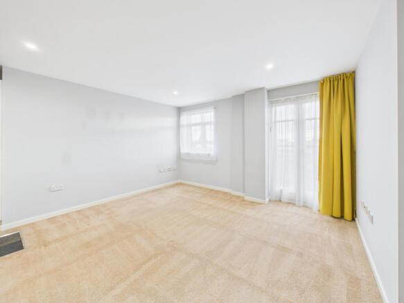 CAM02545G0-PR0515-STILL002