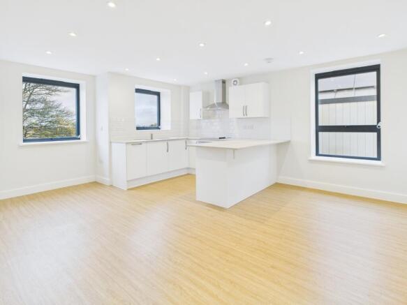 CAM02519G0-PR0353-STILL005