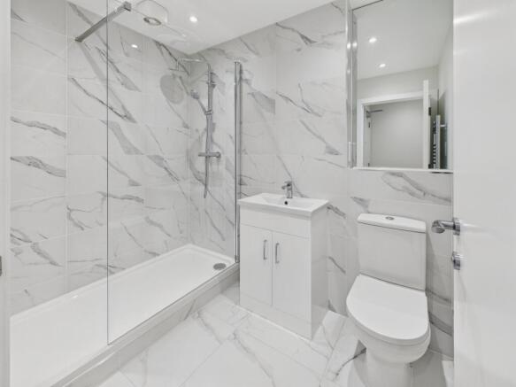 CAM02519G0-PR0353-STILL001