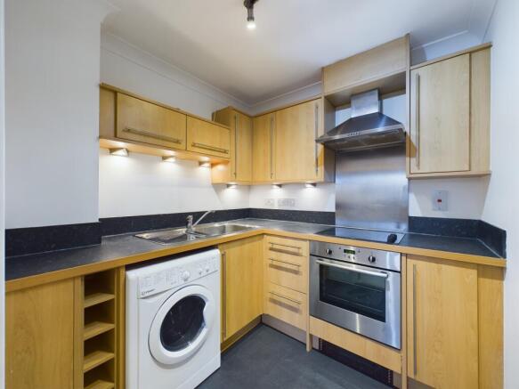 CAM02545G0-PR0320-STILL009