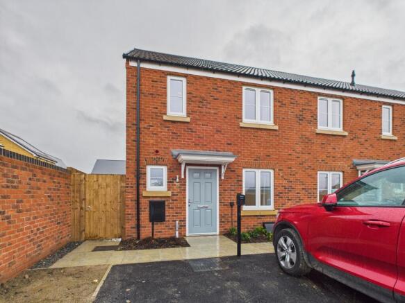 CAM02519G0-PR0354-STILL013